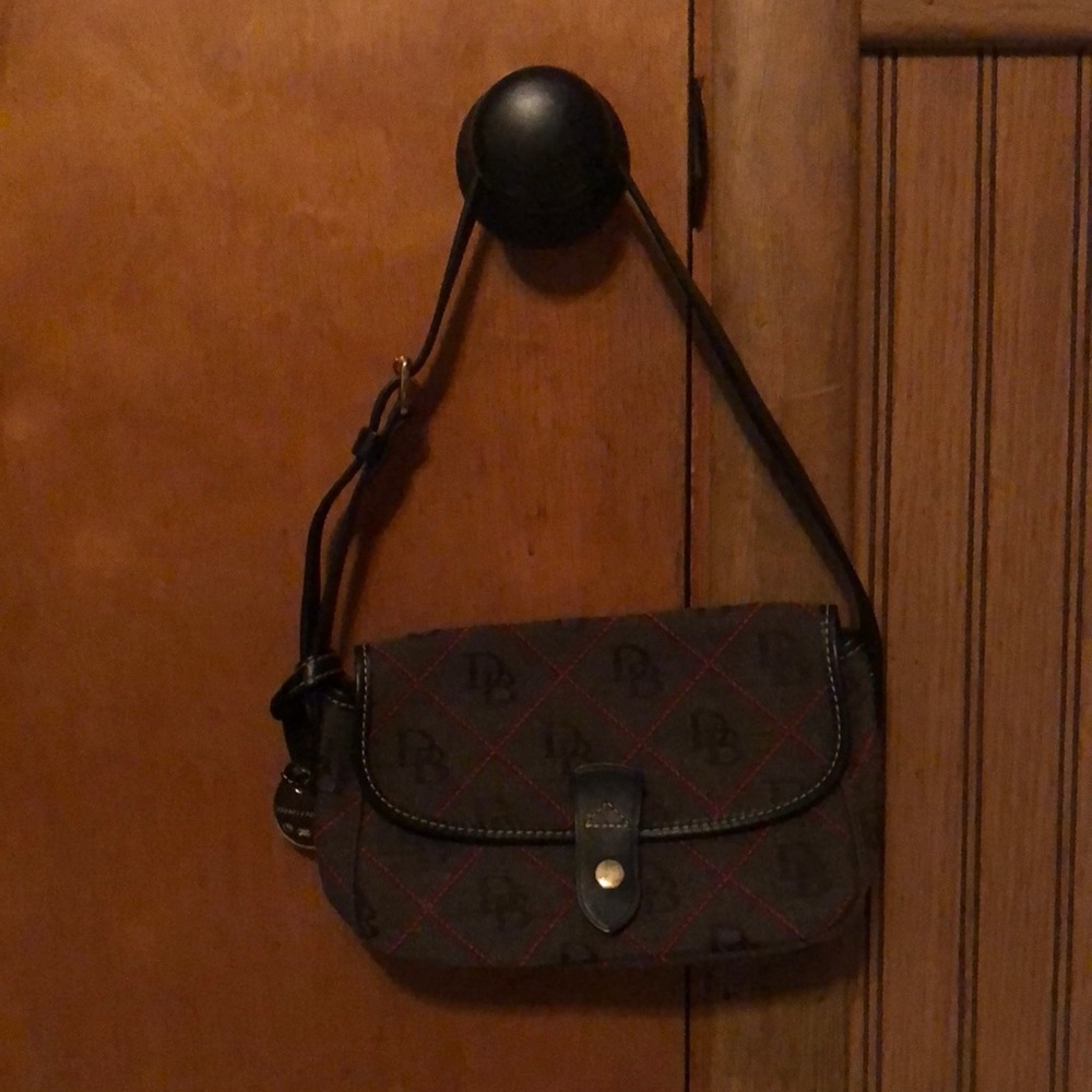 Small dooney and Bourke purse